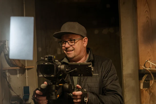 Marcus Baumann mit Filmkamera